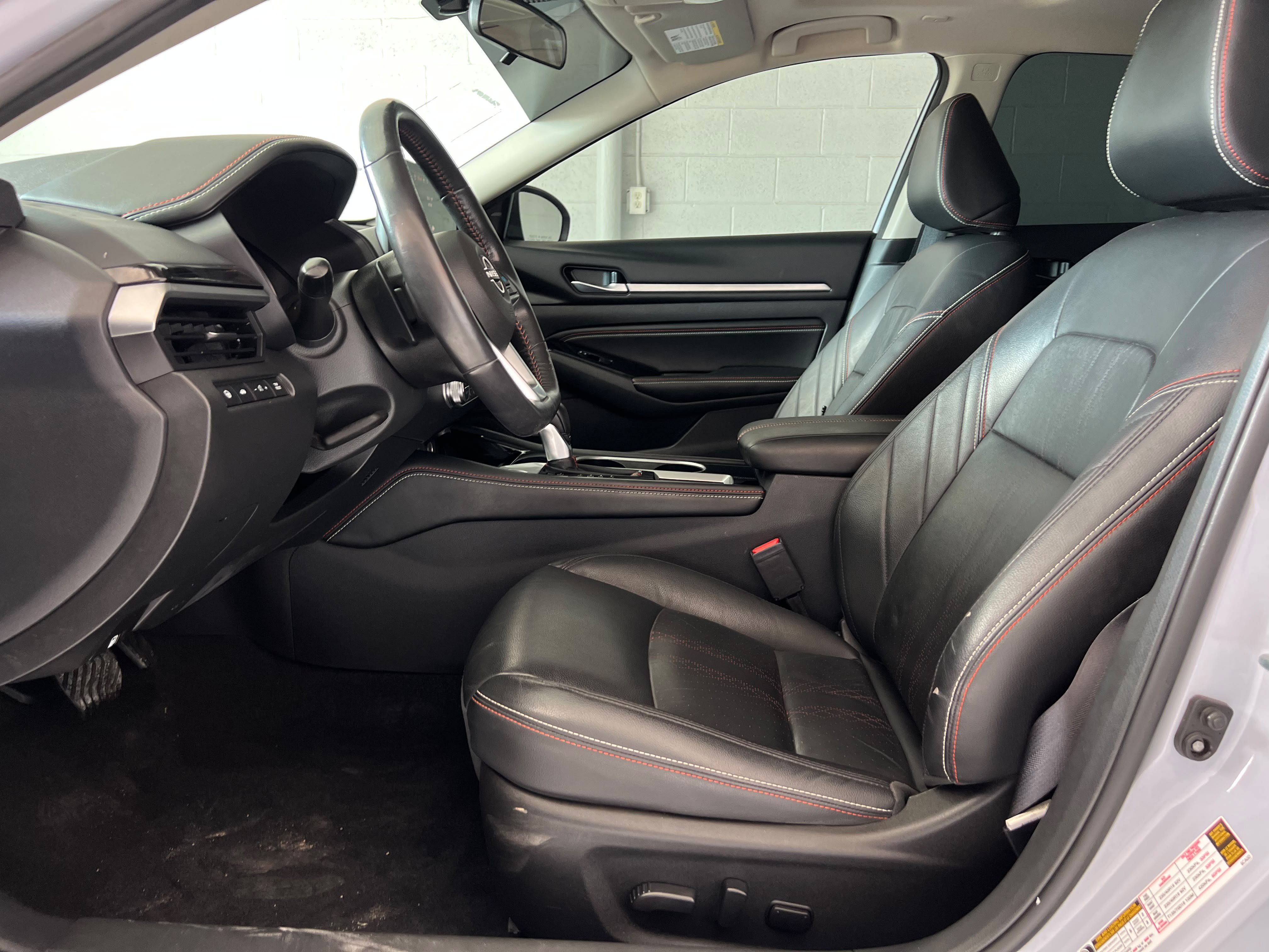 Used 2023 Nissan Altima 2.0 SR FWD image 9
