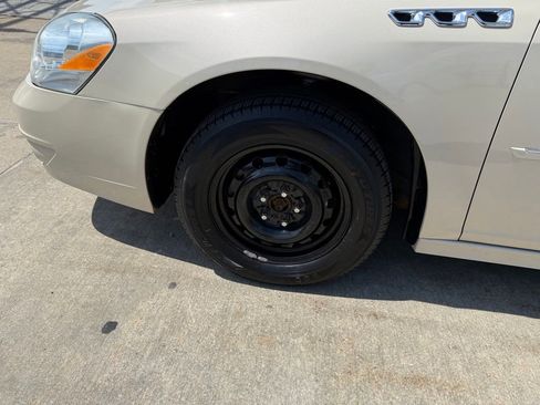 Used 2011 Buick Lucerne CXL FWD image 12