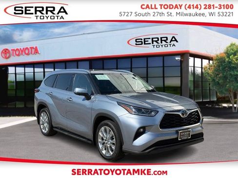 Used 2023 Toyota Highlander Limited AWD/4WD image 1