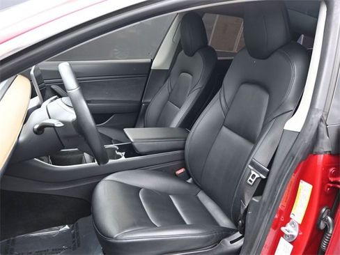 Used 2019 Tesla Model 3 Standard Range Plus image 9