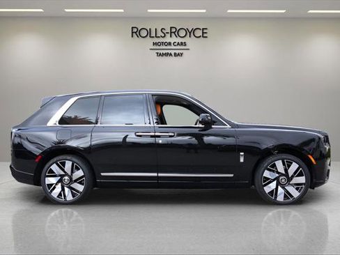 Certified 2025 Rolls-Royce Cullinan image 7