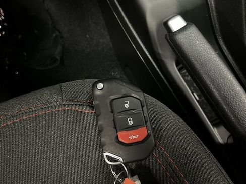 Used 2024 Jeep Wrangler Unlimited Rubicon image 26