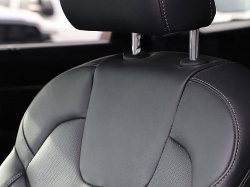 Used 2023 Kia Sorento SX image 15