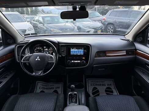 Used 2014 Mitsubishi Outlander GT image 13