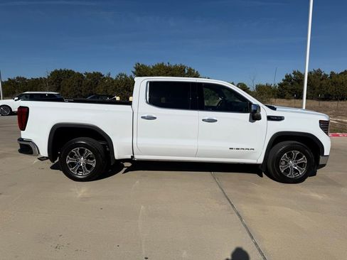 Used 2024 GMC Sierra 1500 SLT image 4