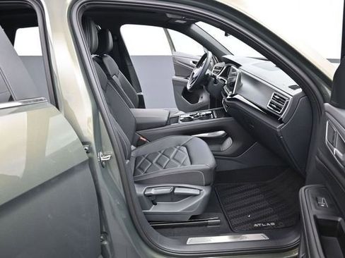 New 2026 Volkswagen Atlas Cross Sport SE AWD/4WD image 14