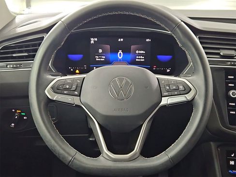 Certified 2022 Volkswagen Tiguan SE image 22