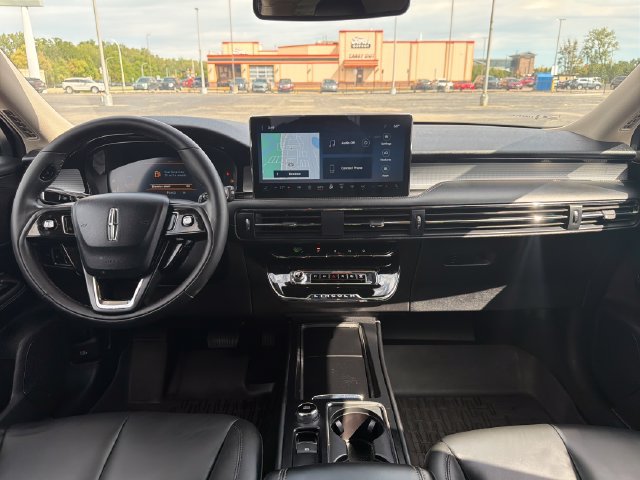 Certified 2025 Lincoln Corsair FWD image 14