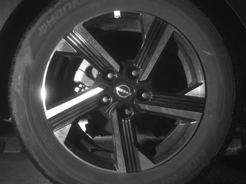 Used 2025 Nissan Sentra SV FWD image 15