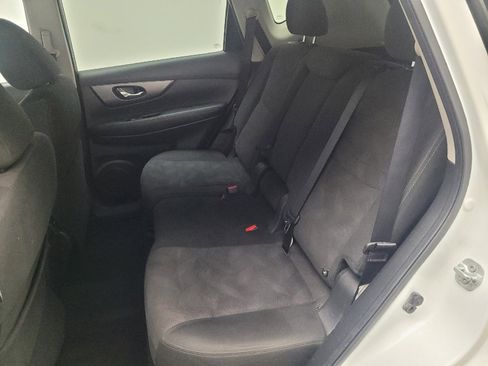 Used 2016 Nissan Rogue S w/ Appearance Package image 18