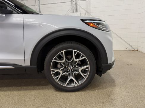 Used 2025 Ford Explorer Platinum w/ Ultimate Package AWD/4WD image 40
