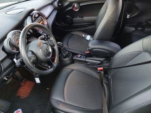 Used 2019 MINI Cooper 2-Door Hardtop w/ Signature Upholstery Package image 3