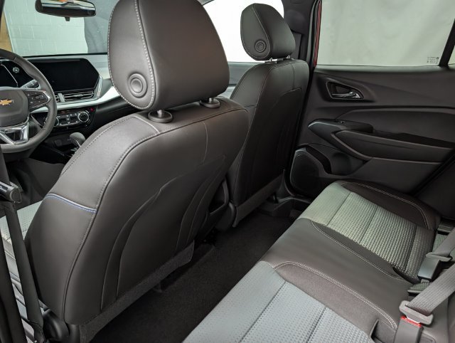 New 2026 Chevrolet Trax LT w/ Sunroof Package FWD image 13