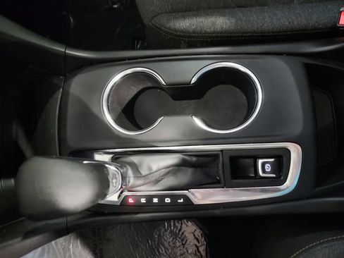 Used 2022 Chevrolet Equinox LT FWD image 11