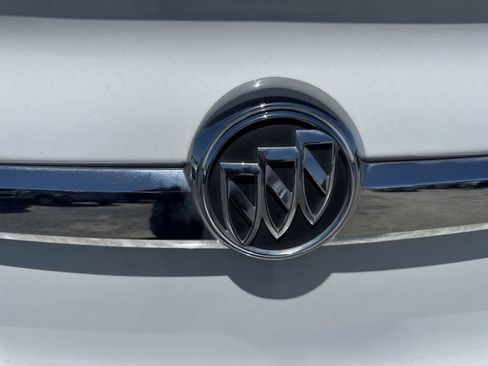 Used 2017 Buick Regal FWD image 8