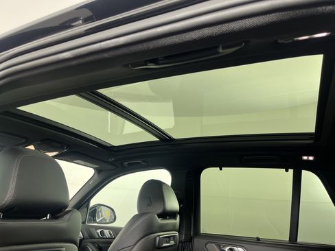 Used 2021 BMW X5 xDrive40i w/ Premium Package image 18