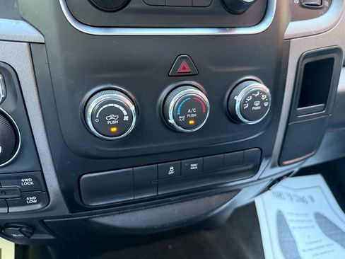 Used 2017 RAM 1500 Express AWD/4WD image 32