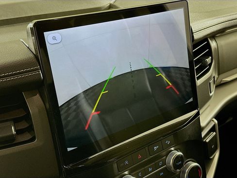 Used 2024 Ford Expedition Max XLT image 23