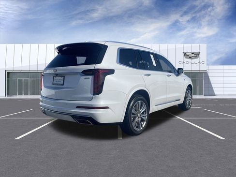 Certified 2024 Cadillac XT6 Premium Luxury w/ LPO, Floor Liner Package image 8