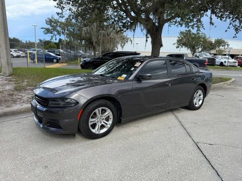 Used 2020 Dodge Charger SXT RWD image 6