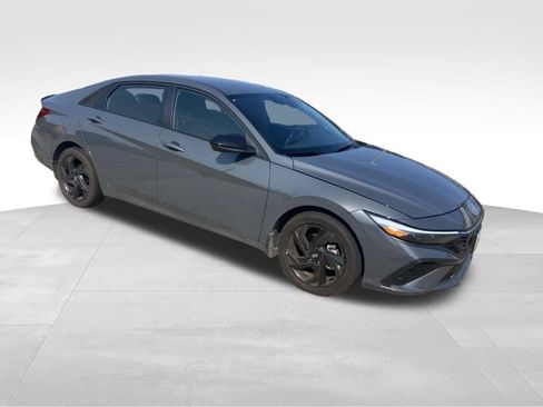 Used 2026 Hyundai Elantra Sport FWD image 10
