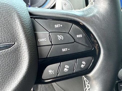 Used 2023 Chrysler 300 C RWD image 25