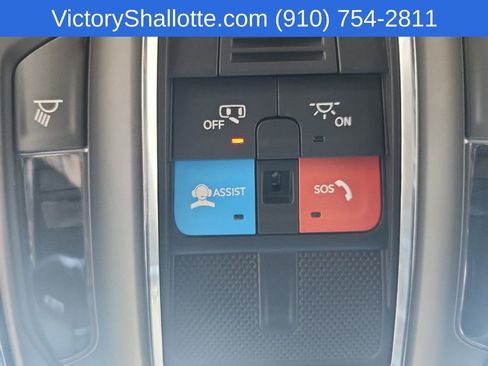 Used 2025 Jeep Grand Cherokee Laredo RWD image 31