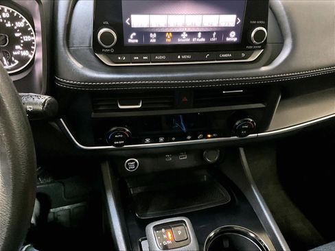 Used 2023 Nissan Rogue SV image 27