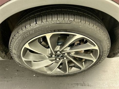 Used 2019 Lincoln Nautilus Reserve image 8