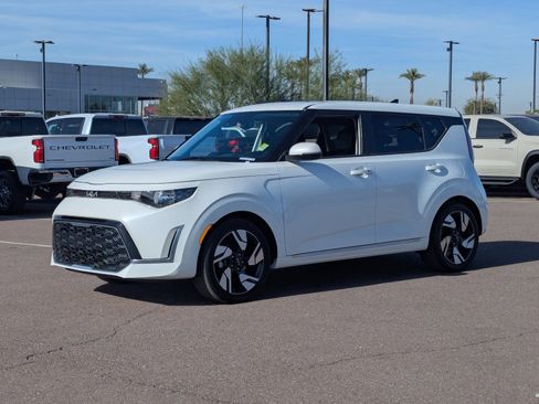 Used 2023 Kia Soul GT-Line image 2