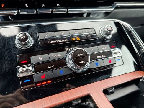 Used 2023 Lincoln Navigator Reserve image 16