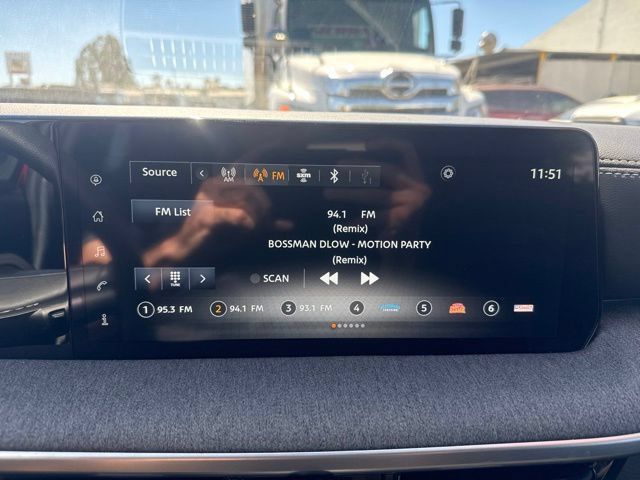 Used 2025 Nissan Kicks SV FWD image 14