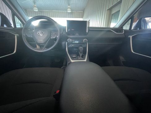 Used 2025 Toyota RAV4 LE image 31