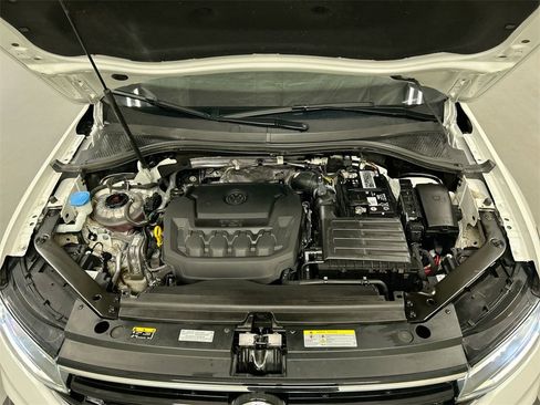 Used 2023 Volkswagen Tiguan SE R-Line image 24