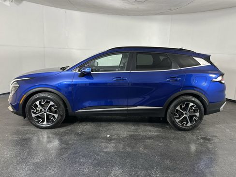 Used 2025 Kia Sportage EX w/ Premium Package image 8