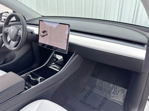 Used 2020 Tesla Model Y Long Range image 34