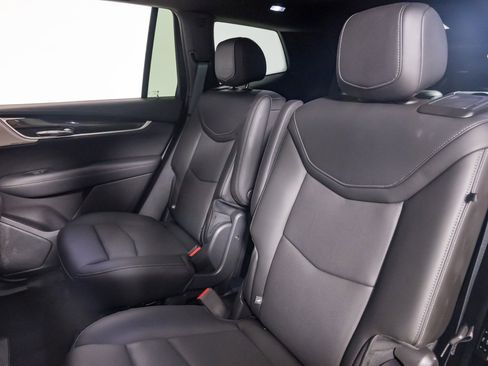 Used 2024 Cadillac XT6 Sport w/ Technology Package image 23