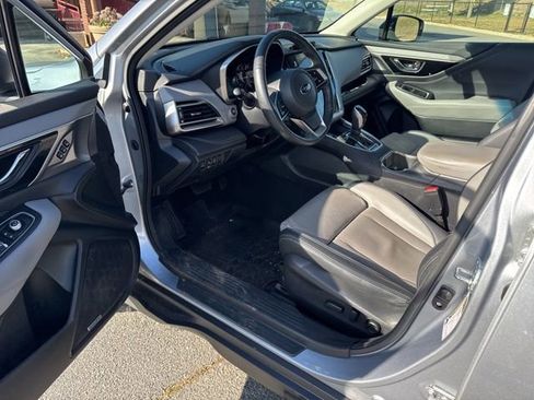 Certified 2022 Subaru Outback Limited image 9