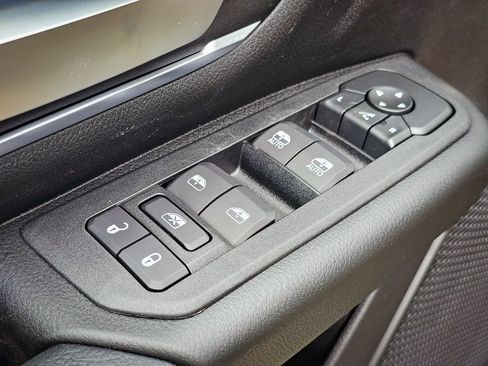 New 2026 RAM 1500 4x4 Crew Cab image 11