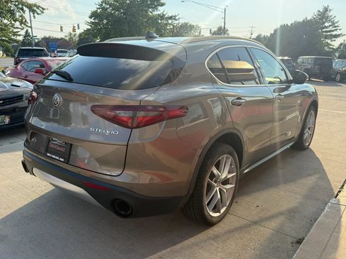 Used 2019 Alfa Romeo Stelvio Ti AWD/4WD image 3