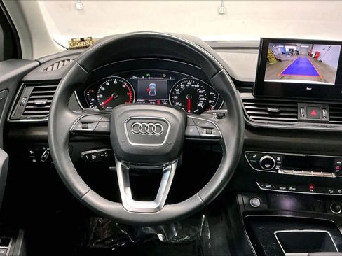 Used 2023 Audi Q5 2.0T Premium w/ Convenience Package image 8