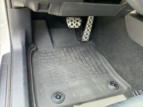 Used 2025 Toyota Camry XSE FWD image 17