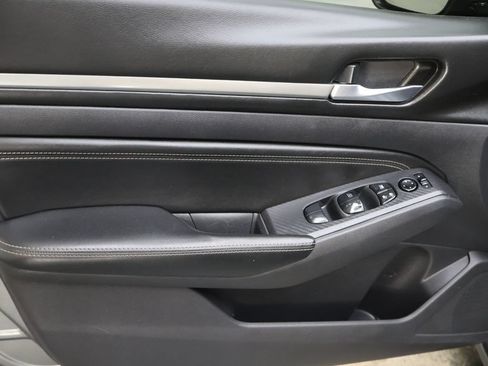 Used 2019 Nissan Altima 2.5 SV FWD image 16