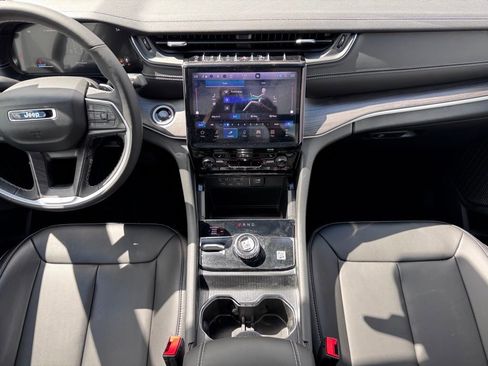 New 2025 Jeep Grand Cherokee L Limited w/ Black Appearance Package image 12