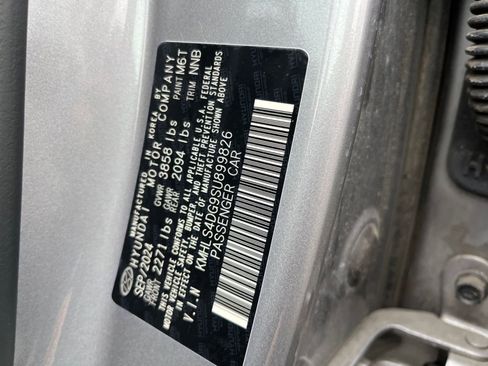 Used 2025 Hyundai Elantra SEL image 29