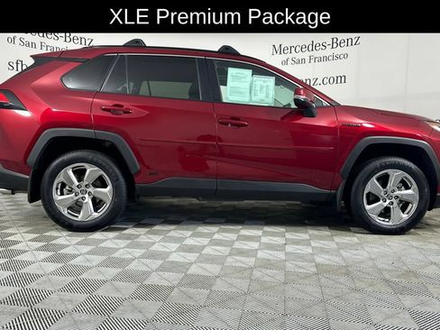 Used 2021 Toyota RAV4 XLE Premium AWD/4WD image 3