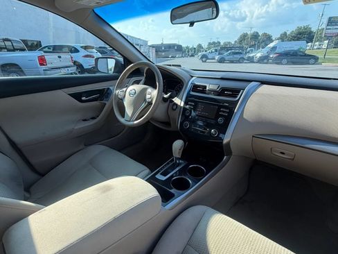 Used 2014 Nissan Altima 2.5 S w/ Sport Value Package FWD image 32