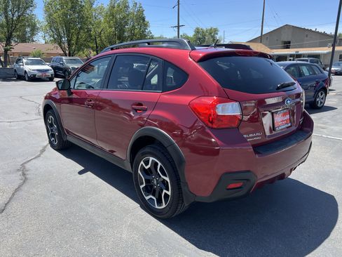 Used 2016 Subaru Crosstrek 2.0i Premium w/ Moonroof Package AWD/4WD image 6
