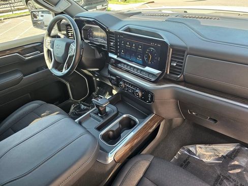Used 2025 Chevrolet Silverado 1500 RST w/ Dark Appearance Package AWD/4WD image 10