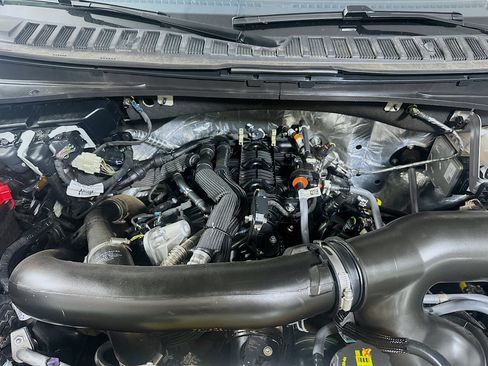Used 2025 Ford Expedition Platinum AWD/4WD image 37
